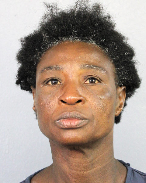 PATIENCE NKECHINYERE NWAGBO fotografia del sheriff oficial del condado de Broward