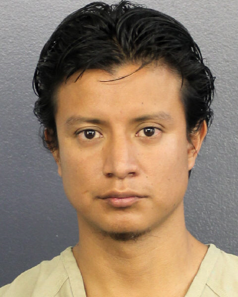  SEBASTIAN ESTEBAN Photo