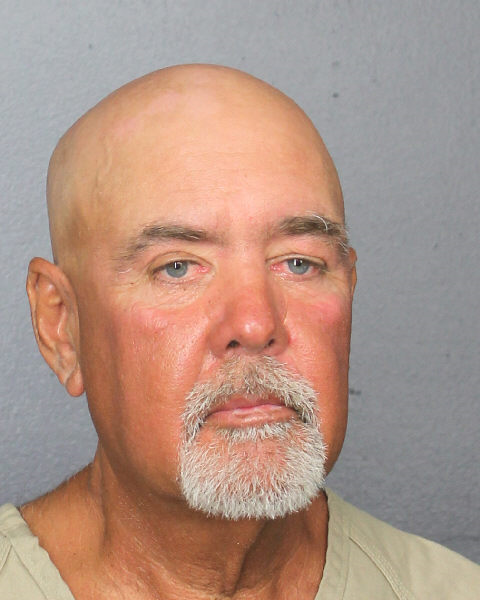  MANUEL HERNANDEZ fotografia del sheriff oficial del condado de Broward