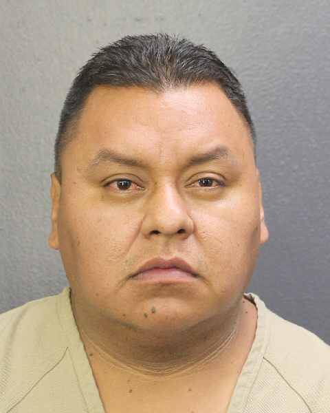  JORGE AGUIRRE ROBLES fotografia del sheriff oficial del condado de Broward