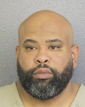 KHRISTIAN VILLAROEL Photo