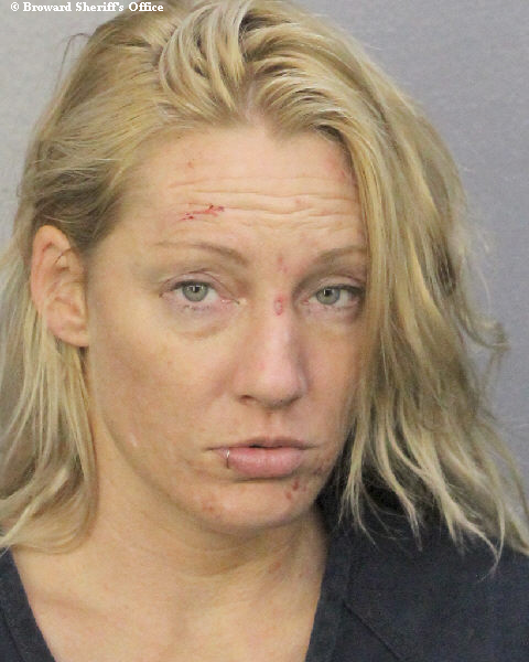 TAMI LAGANELLA fotografia del sheriff oficial del condado de Broward TAMI LAGANELLA fotografia del sheriff oficial del condado de Broward