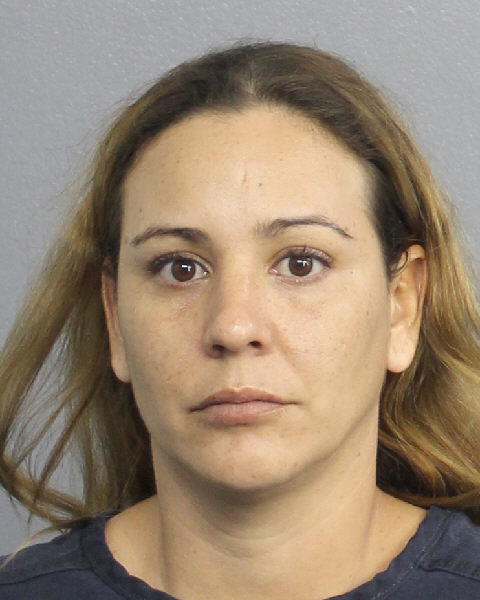 YARASAY MORAN AMADOR fotografia del sheriff oficial del condado de Broward YARASAY MORAN AMADOR fotografia del sheriff oficial del condado de Broward