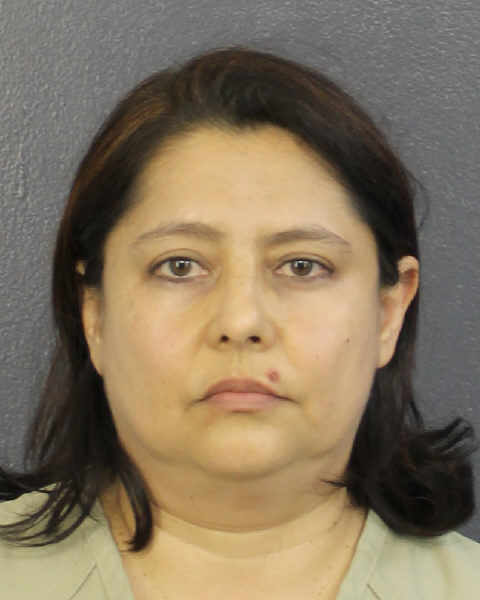  JEANNEVIVE OMALLY ALFARO BLANDON fotografia del sheriff oficial del condado de Broward