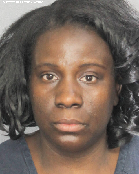  LOUCILE AUGUSTE fotografia del sheriff oficial del condado de Broward