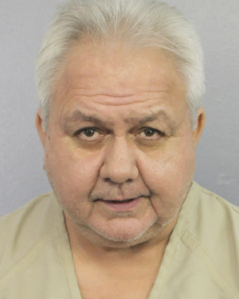  JOHN ALVARADO fotografia del sheriff oficial del condado de Broward