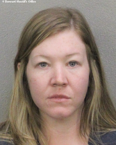  ASHLIE PLYMIRE fotografia del sheriff oficial del condado de Broward