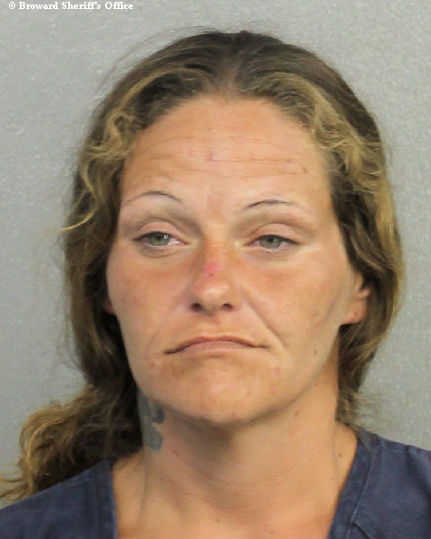 NICOLE DAVIS fotografia del sheriff oficial del condado de Broward NICOLE DAVIS fotografia del sheriff oficial del condado de Broward
