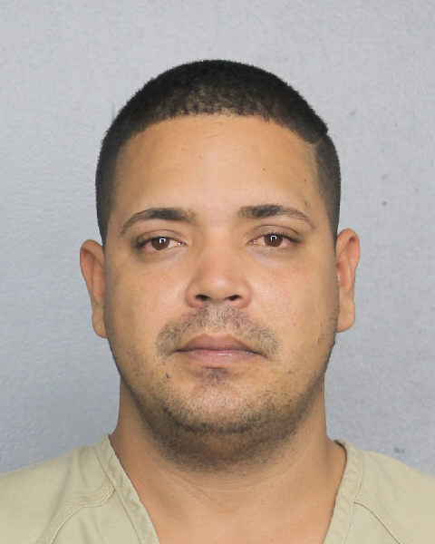  YANDYS TORRES RUIZ fotografia del sheriff oficial del condado de Broward