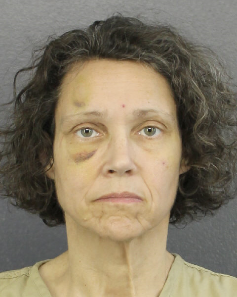  ELIZABETH DYER Photo