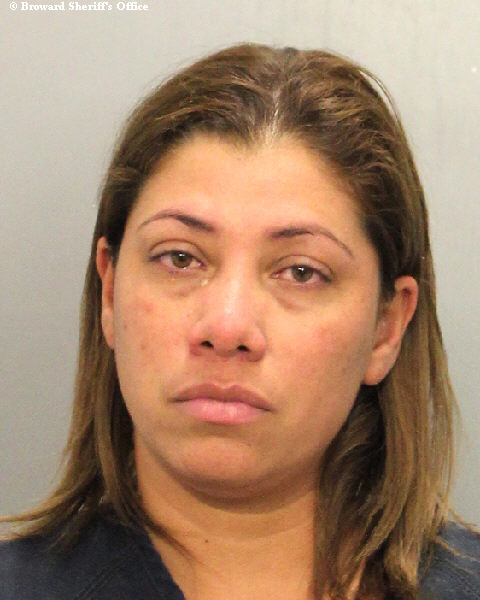 KARINA MERCEDES MERCADOSANJUAN fotografia del sheriff oficial del condado de Broward KARINA MERCEDES MERCADOSANJUAN fotografia del sheriff oficial del condado de Broward
