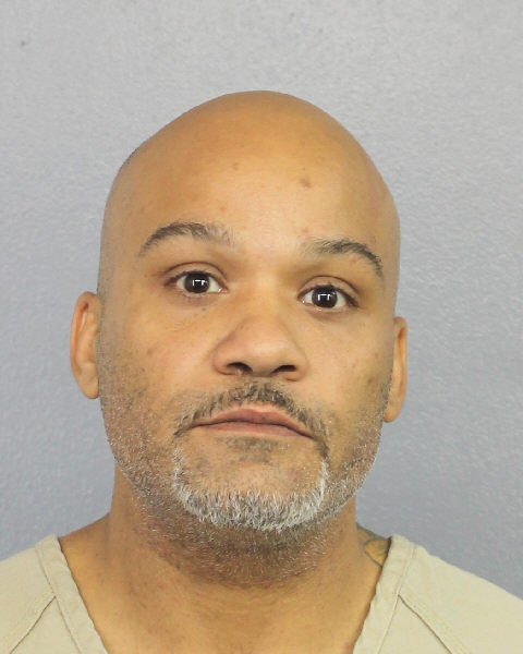  JUAN G LLUBERES fotografia del sheriff oficial del condado de Broward