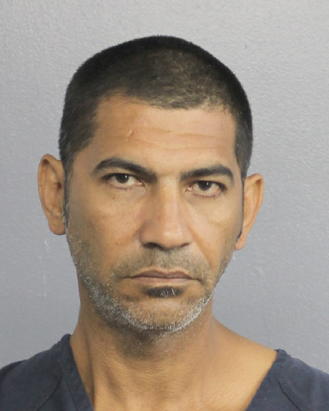 RAFAEL GERARDO LAMBERTY fotografia del sheriff oficial del condado de Broward RAFAEL GERARDO LAMBERTY fotografia del sheriff oficial del condado de Broward