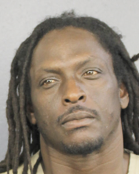  CHRISTOPHER ROACH Photo