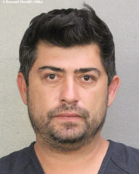 MIZRAIM SANTIAGO fotografia del sheriff oficial del condado de Broward MIZRAIM SANTIAGO fotografia del sheriff oficial del condado de Broward