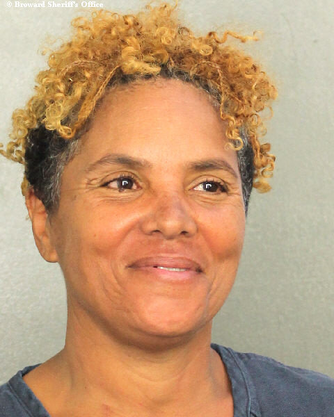  ODALYS FERNANDEZ GOMEZ fotografia del sheriff oficial del condado de Broward