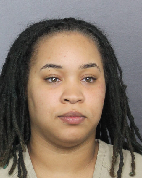  TRENE A JULIANE COOKE Photo