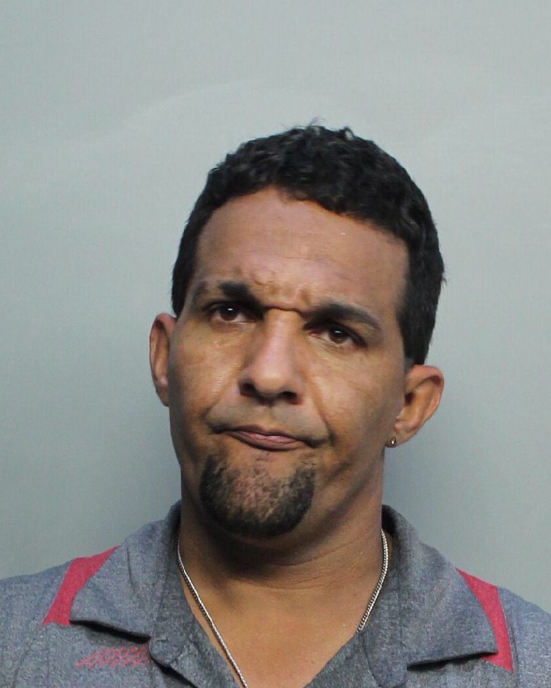 Yunior Arratia-Ortega fotografia del sheriff oficial del condado de Broward